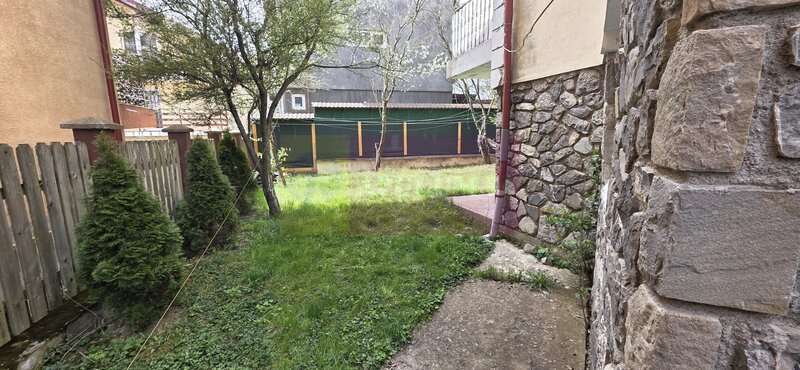 Vila de vanzare  cu 13 camere in Busteni (camin pentru seniori)